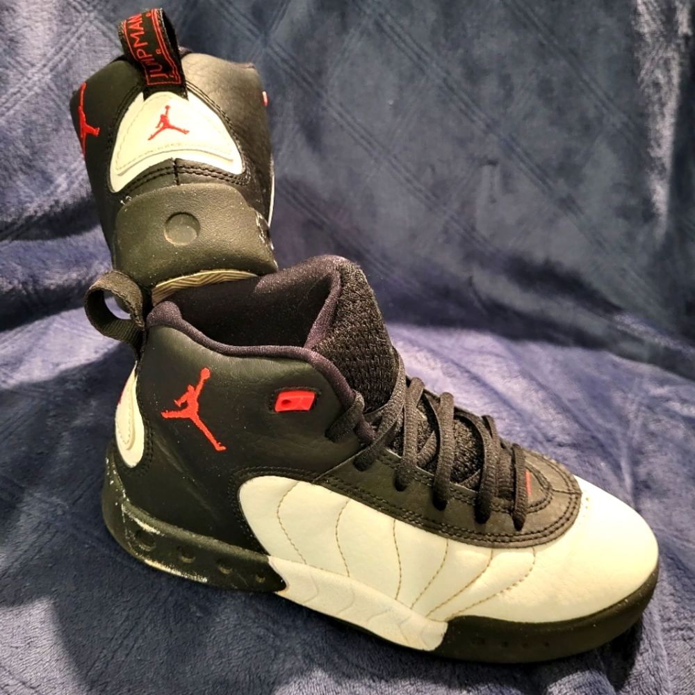 Jordan Jumpman Basketball Shoe size 2